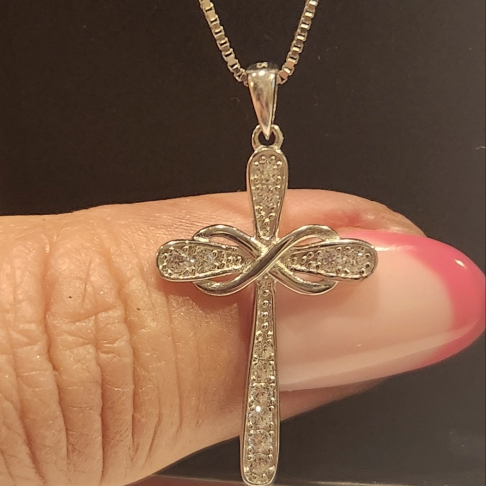 925 Sterling Silver Infinity Pendant Necklace with Zircon Stones for Fashionable